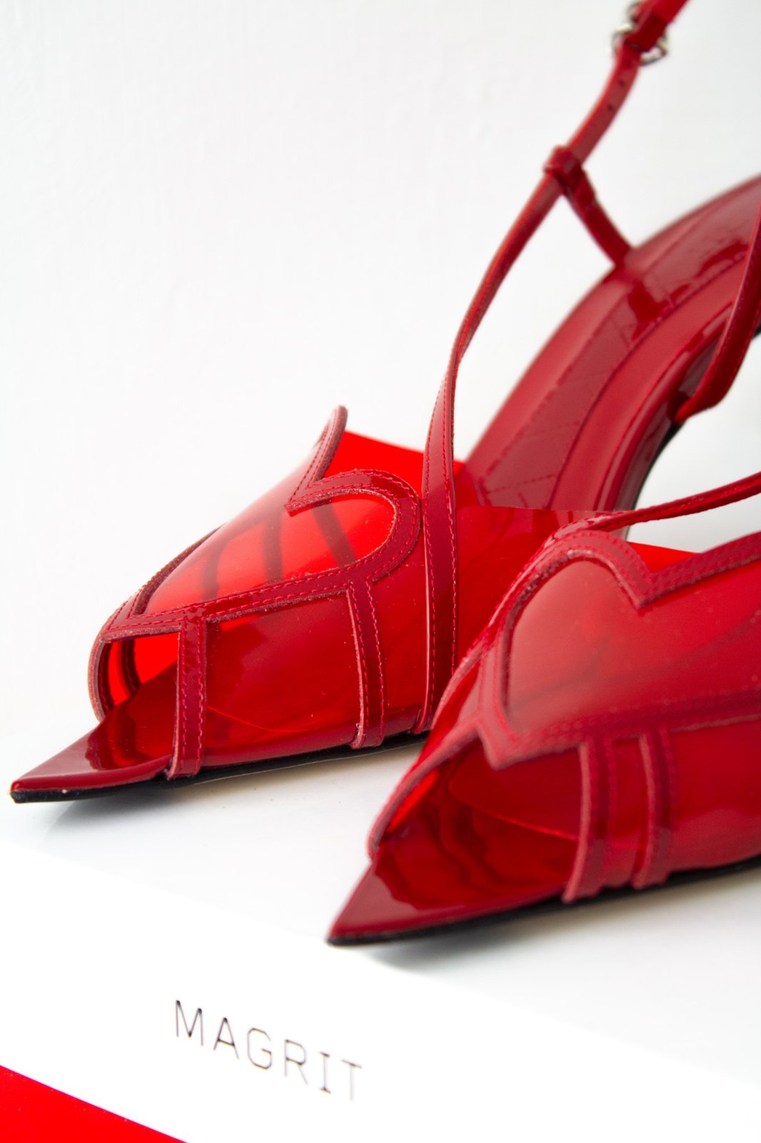 Zapatos rojos detalle, Magrit